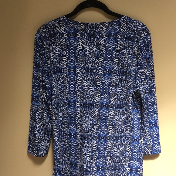 Ellen Tracy Blue Snakeskin Print Top Size M - Picture 4 of 4